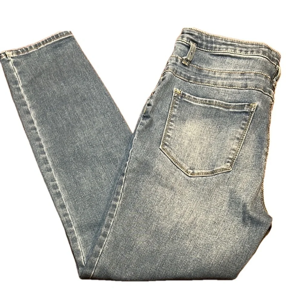 REFUGE Gray Skinny Leg Distressed Jeans Size 10
